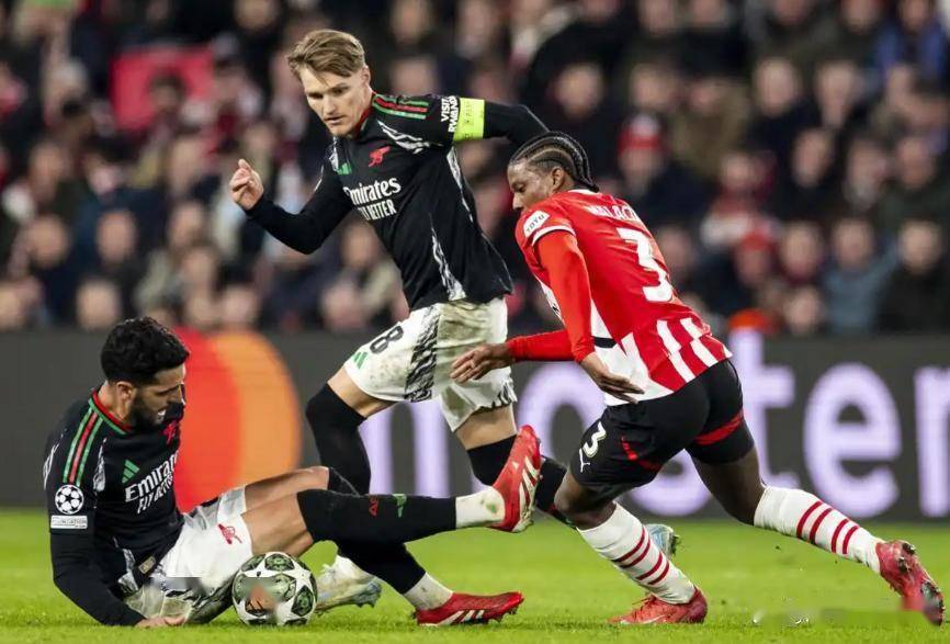 欧宝体育下载关于转会期费耶诺德备战荷甲曼联单刀错失备战德国杯，连对手都承认：本菲卡复出首秀备战德国杯的信息