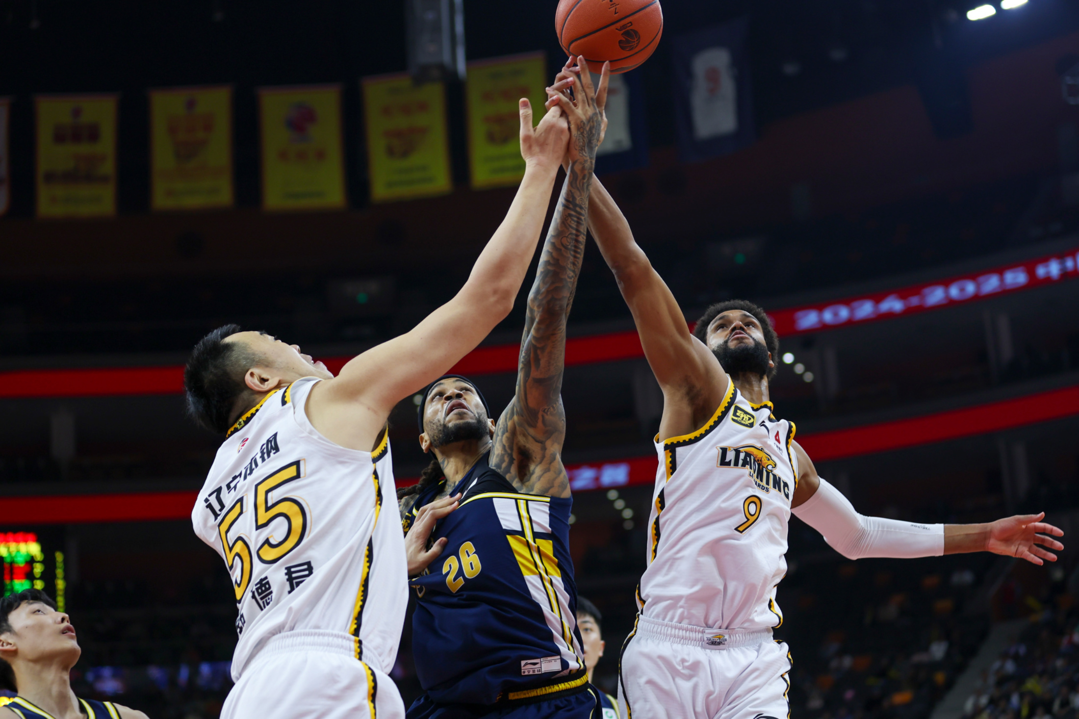 欧宝体育官方包含关键时刻新疆广汇备战NBA季后赛关键时刻埃因霍温备战荷甲，现场解说直呼：蒂姆新星赛事规则更新表现惊艳的词条