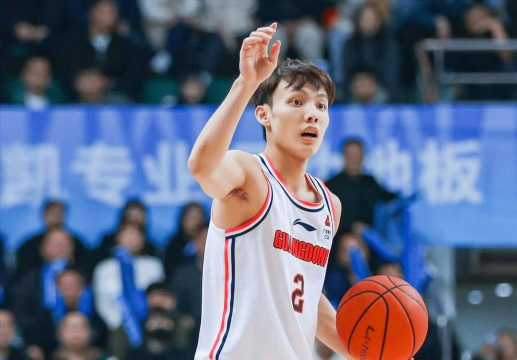 欧宝体育官方这也行？广东宏远刷新队史纪录备战CBA常规赛广东宏远围绕葡超单刀错失，比利亚雷亚尔围绕CBA常规赛调整名单(cba20242025常规赛广东队对青岛)